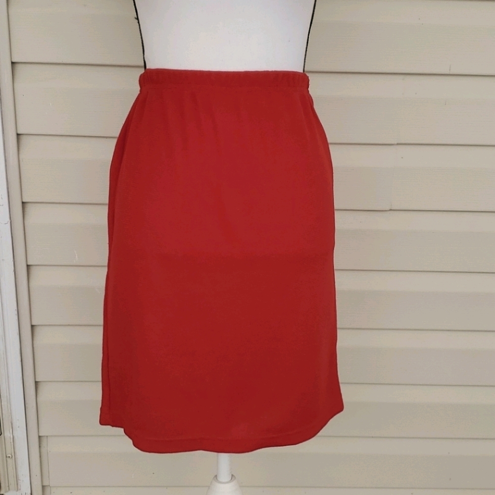 Solid Red Elastic Waist Skirt Size Medium